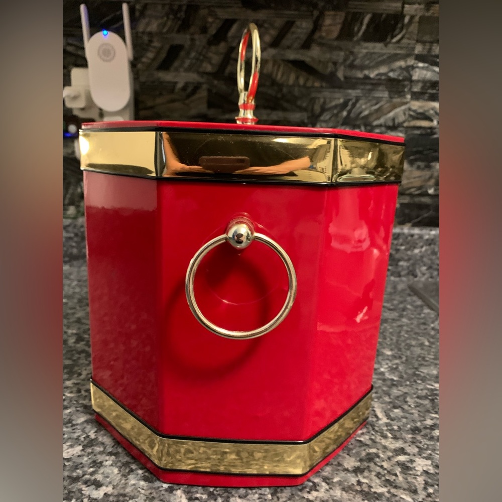 MCM ice bucket.
